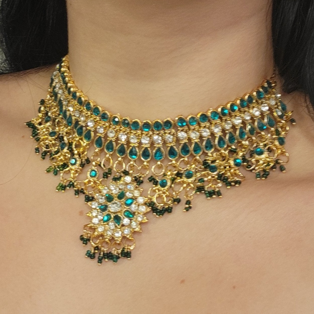 Elegant Gold and Green Choker Necklace (Upcycled)